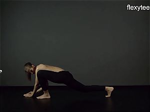 FlexyTeens - Zina showcases lithe naked figure